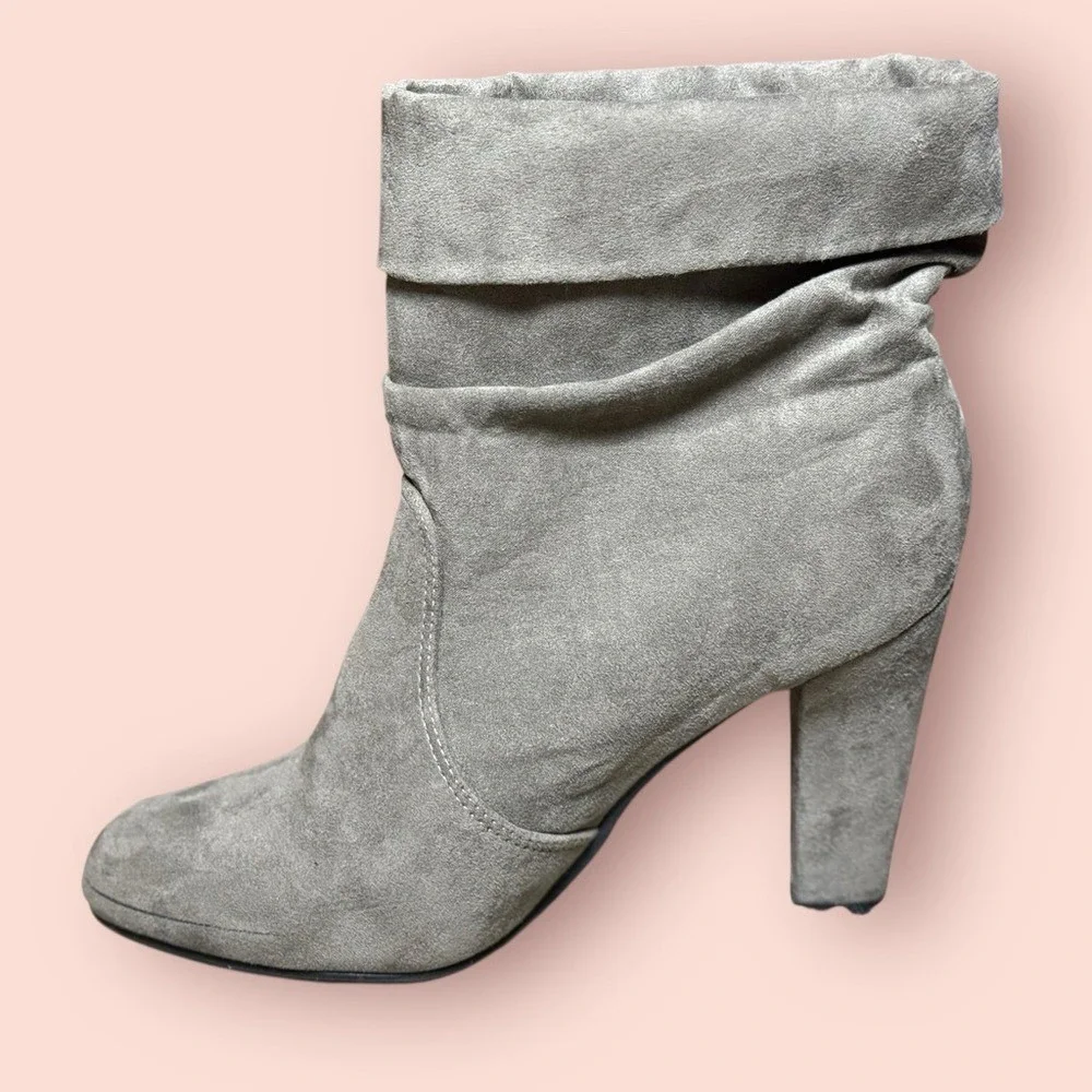 Express Taupe Faux Suede Heeled Booties‎ Womens 7 Fold Over Ankle Boots